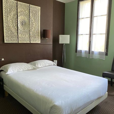 Hotel Colbert Тур Екстериор снимка